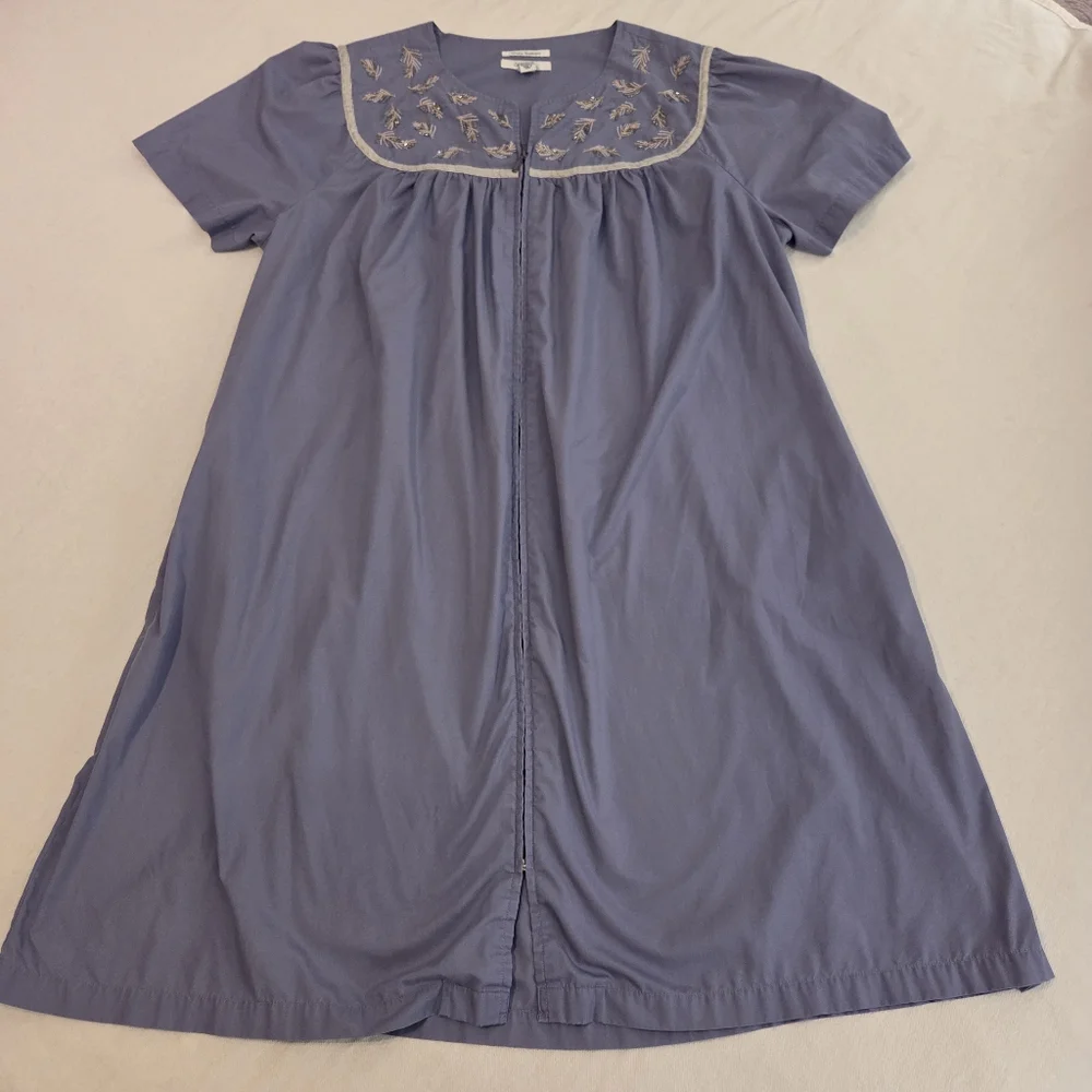 GO SOFTLY PATIO Perwinkle Bead Embroidered‎ Full Zip Patio/House Dress MuuMuu XL